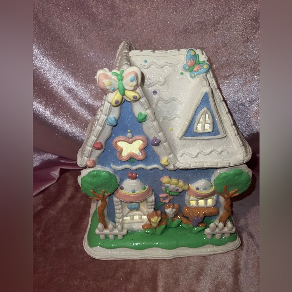 Valerie Parr Hill-Easter/spring butterfly house. Light up gingerbread type - Picture 5 of 7